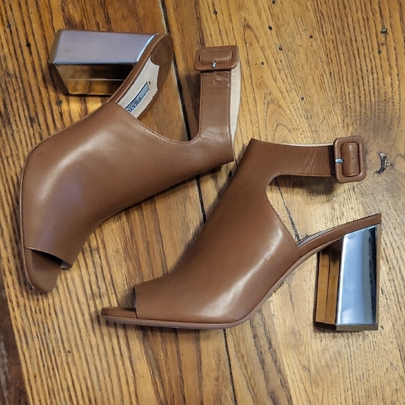 Prada Women's Tan Leather Open-Toe Heels - Picture 4 of 12